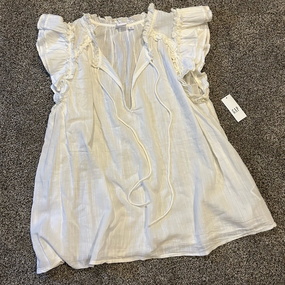 GAP White Sleeveless V-Neck Blouse